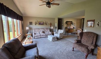 12867 E Pleasant Valley Dr, Aberdeen, SD 57401