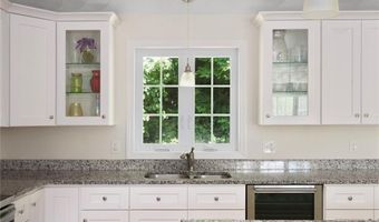 15 Birch Rd, Cumberland, RI 02864