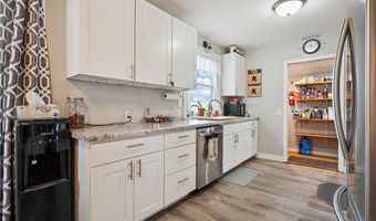 109 Park Ave, Anamosa, IA 52205