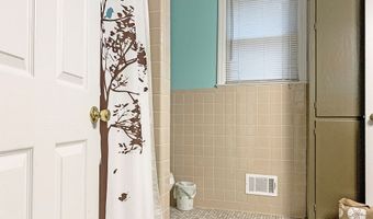 111 Ellen St, Bishopville, SC 29010