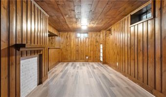 20 Bowen St, East Providence, RI 02916
