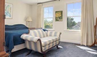 27 Sanderling Way, Middletown, RI 02842