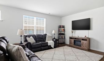 607 Pine Dune Ln, Aberdeen, NC 28315