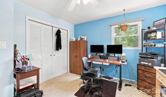 376 School Rd E, Asheville, NC 28803