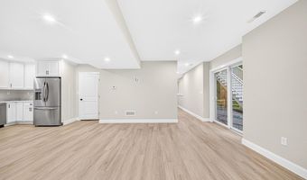 6 Mchugh Ave, Billerica, MA 01821