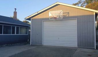 309 S HAZEL St, Brookings, OR 97415