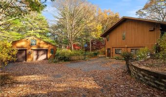 972 Reynolds Rd, Glocester, RI 02814