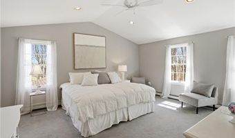 14 High St, Barrington, RI 02806