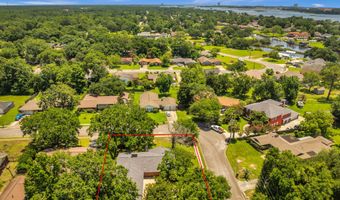 729 Canterbury Dr, Biloxi, MS 39532