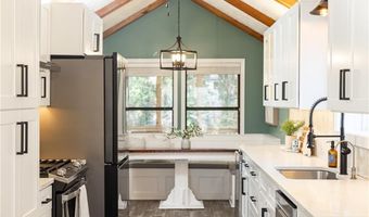 806 Moonlit Ln NW, Acworth, GA 30102