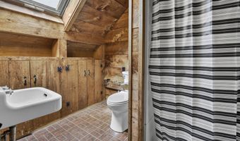 37 High St, Bradford, NH 03221