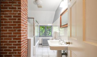 19 Junction Rd, Brookfield, CT 06804