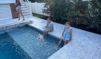 281 7TH St, Avalon, NJ 08202