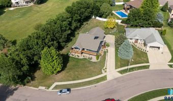 212 N Fairway Dr, Brandon, SD 57005