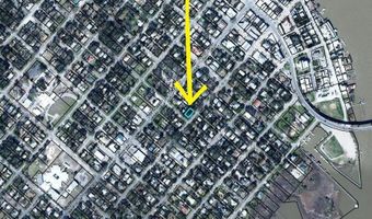 63 8th St, Apalachicola, FL 32320