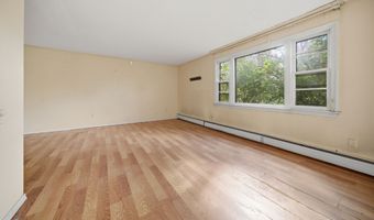 218 Woodland Ave, Bloomfield, CT 06002