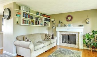 92 Chatworth Ave, Warwick, RI 02886