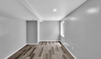 284 Broadstone Dr, Adams Twp., PA 16046