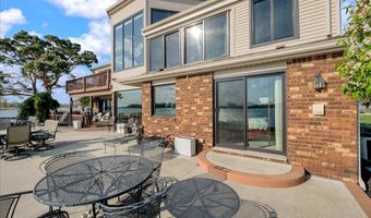 523 Lathrop Ave, Algonac, MI 48001