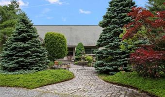 633 Chestnut Hill Rd, Glocester, RI 02814