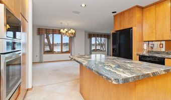 2193 SUNRISE Dr 6C, Appleton, WI 54914