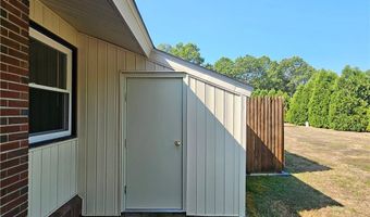 40 Kingsland Ct 2A, Charlestown, RI 02813