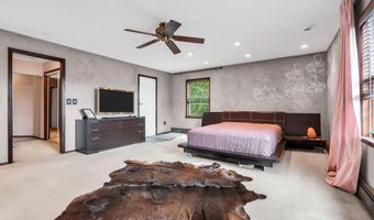 210 Church St, Belford, NJ 07718