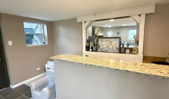 3851 N GALENA Ct, Arlington Heights, IL 60004