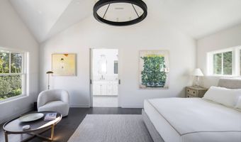 36 Hand Ln, Amagansett, NY 11930
