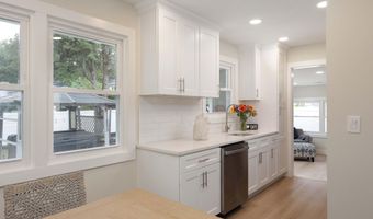 539 Mizzen Ave, Beachwood, NJ 08722