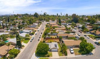 308 Retreat Ct, Fallbrook, CA 92028