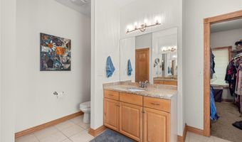 201 11th St NW, Altoona, IA 50009