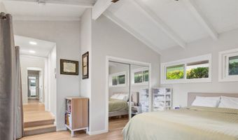 5633 Kanau St, Honolulu, HI 96821