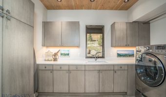 225 Alpen Strasse St, Bozeman, MT 59715