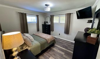 34 Venus Dr, Albany, NY 12211