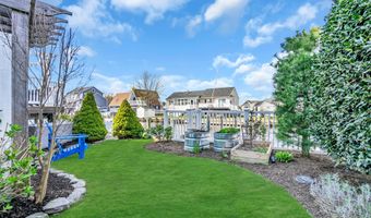 221 Magnolia Dr, Bayville, NJ 08721