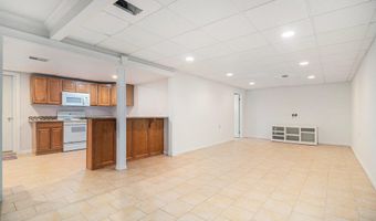 3620 Charter Pl, Ann Arbor, MI 48105