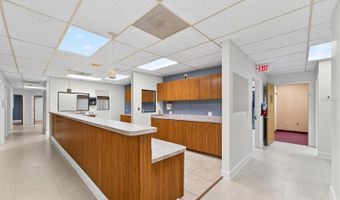 220 N WESTMONTE Dr B, Altamonte Springs, FL 32714