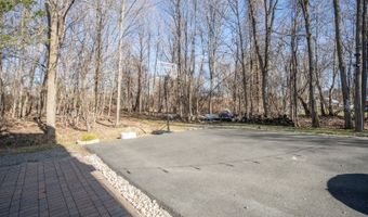 138 S Salem St, Andover, NJ 07801
