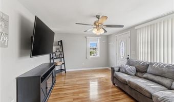 29 Dix Ave, Johnston, RI 02919