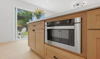 2610 Chestnut Ave, Carlsbad, CA 92010