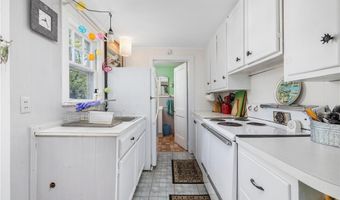 44 Kilburn St, Charlestown, RI 02813