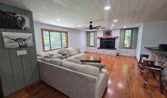 889 Old Grandview Rd, Beaver, WV 25813