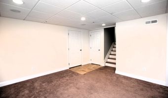 27 Warrington Round 27, Danbury, CT 06810