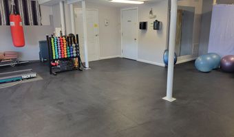 366 Federal Rd, Brookfield, CT 06804