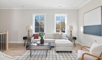 2929 N GREENCASTLE St, Arlington, VA 22207