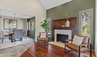 5557 N Territorial Rd, Ann Arbor, MI 48105