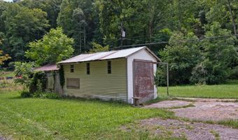 941 E Clayton Rd, Alderson, WV 24910