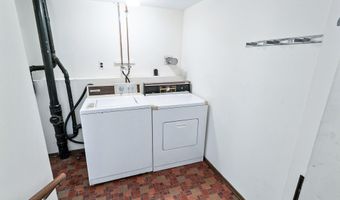 19 Galloping Cir, Belford, NJ 07718