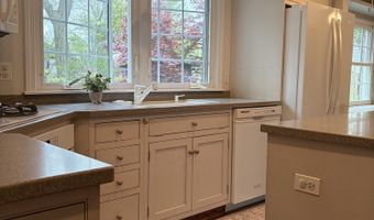 909 E Rockwell St, Arlington Heights, IL 60005